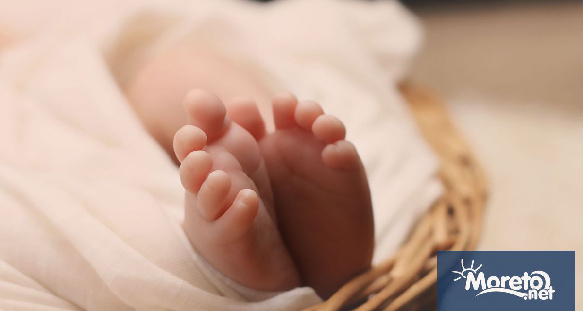 21 годишна жена роди близнаци до входа на шуменската болница До