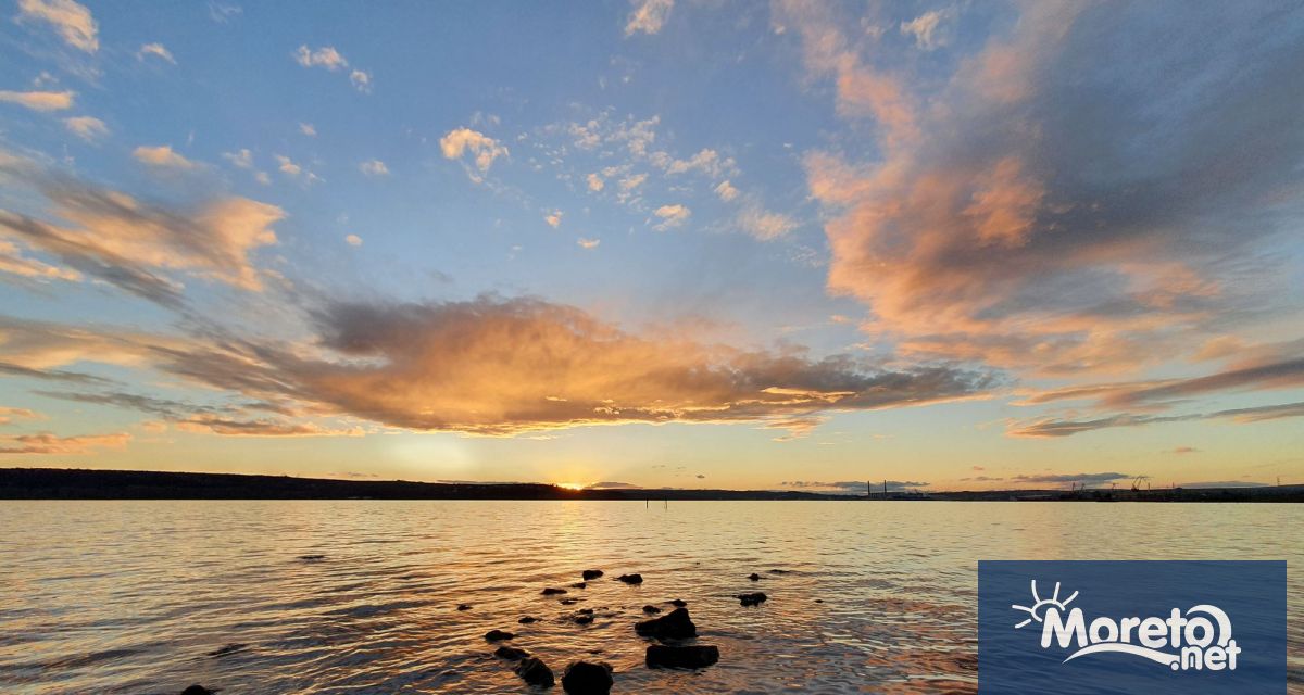 Днеспо Черноморието облачността ще е променлива след обяд често