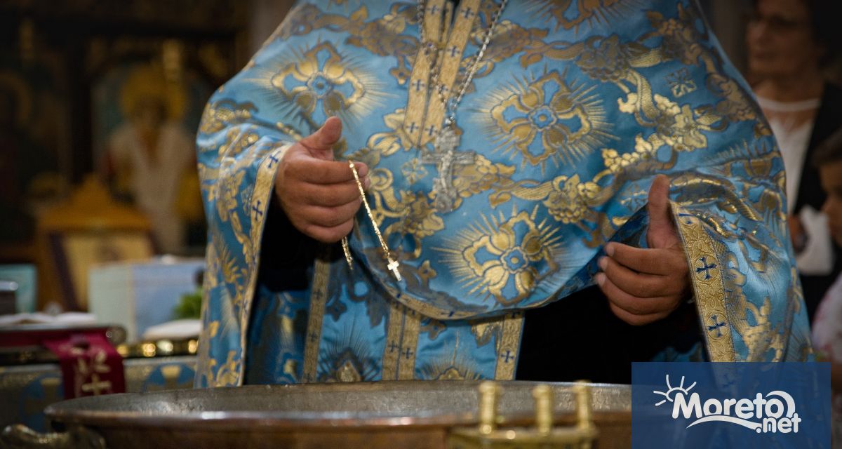 Лятото традиционно е сезонът в който се извършват най много кръщенета