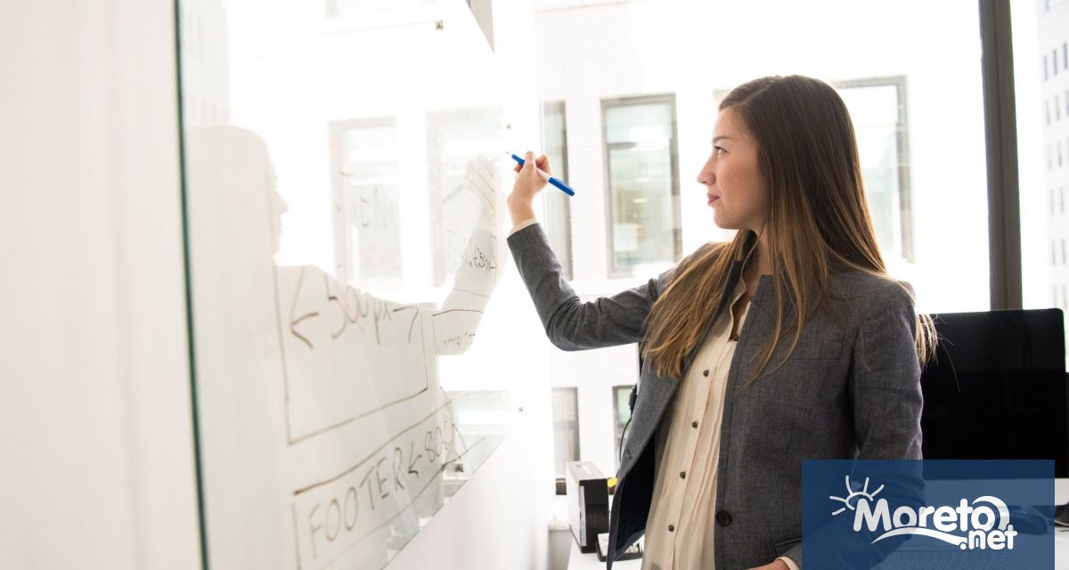 11 учители и директори на учебни заведения от Варна са