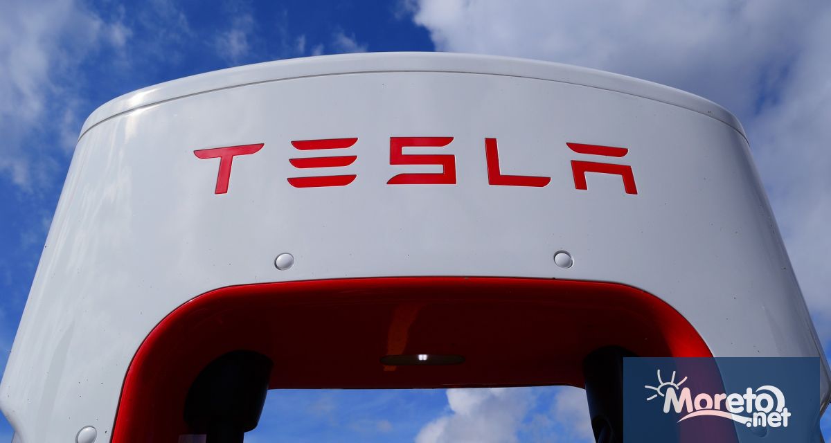 Американският производител на електромобили Tesla Inc замразява плановете си за