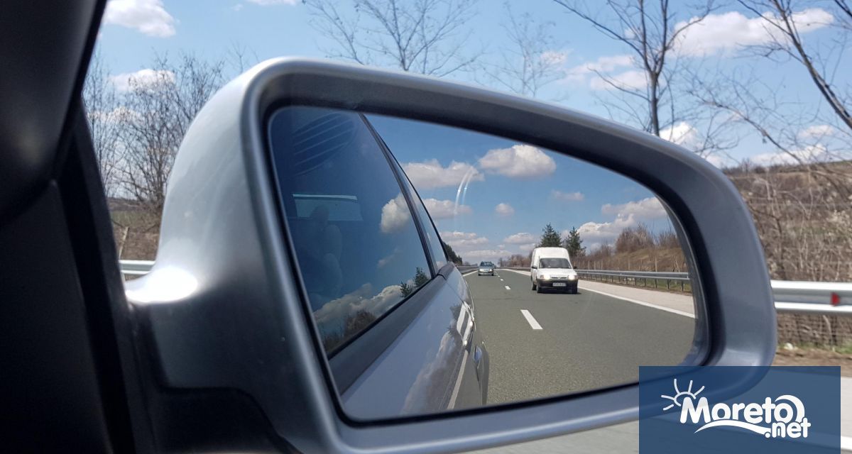 Засилен трафик се очаква днес и по пътищата в страната