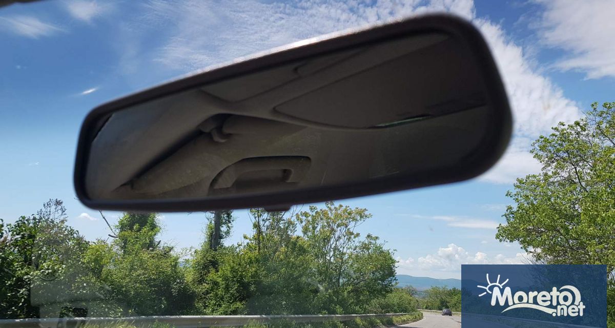 Засилен трафик се очаква днес и по пътищата в страната