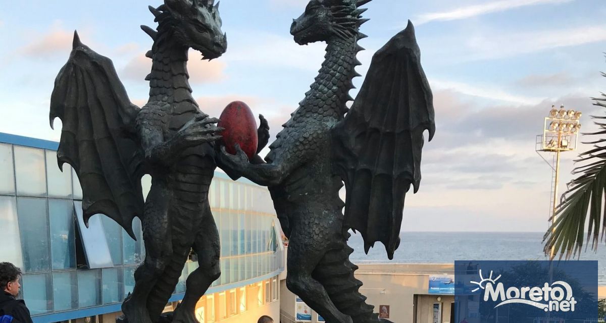 Водата в три обществени чешми в областта и една във