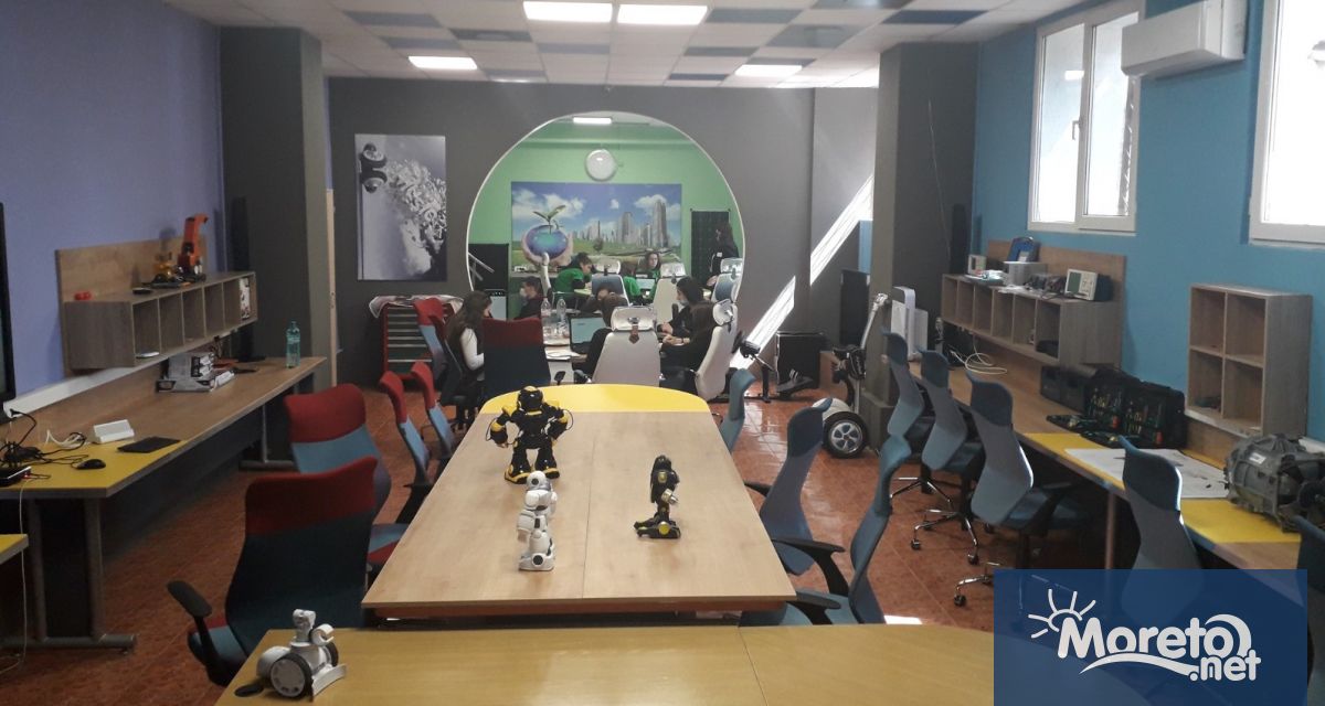 STEM кабинети може да има във всяко общинско или държавно