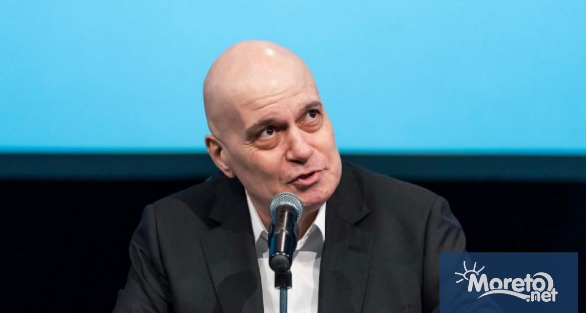 Кирил Петков и Асен Василев звънят на всички депутати от