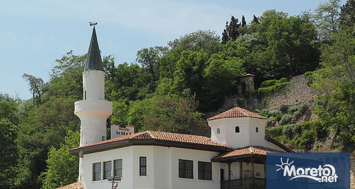 След дълги години на разделено управление и неудобства за туристите