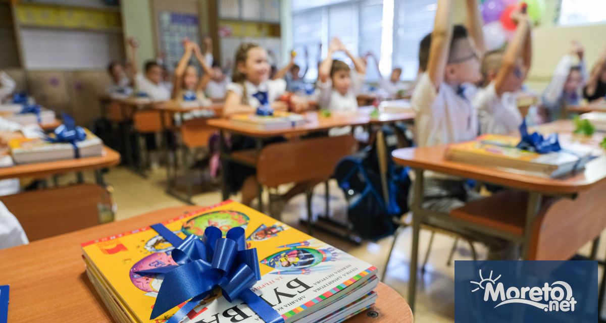 505 свободни места за първокласници са обявени на трето класиране