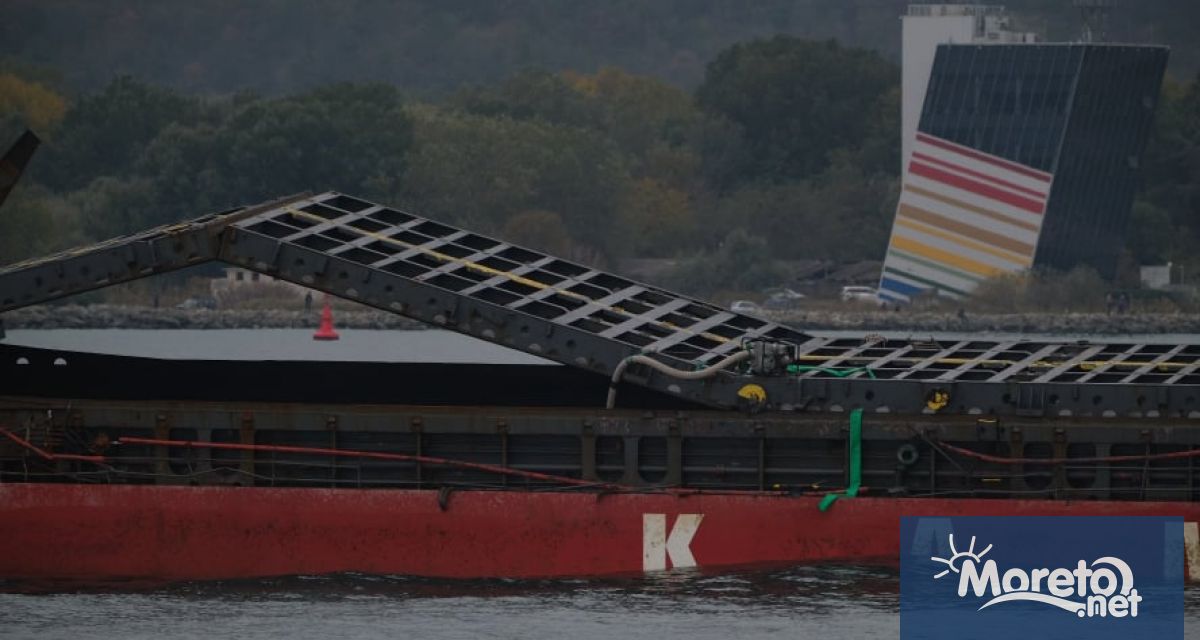 Капитанът на товарния кораб Vera Su заседнал край бреговете на