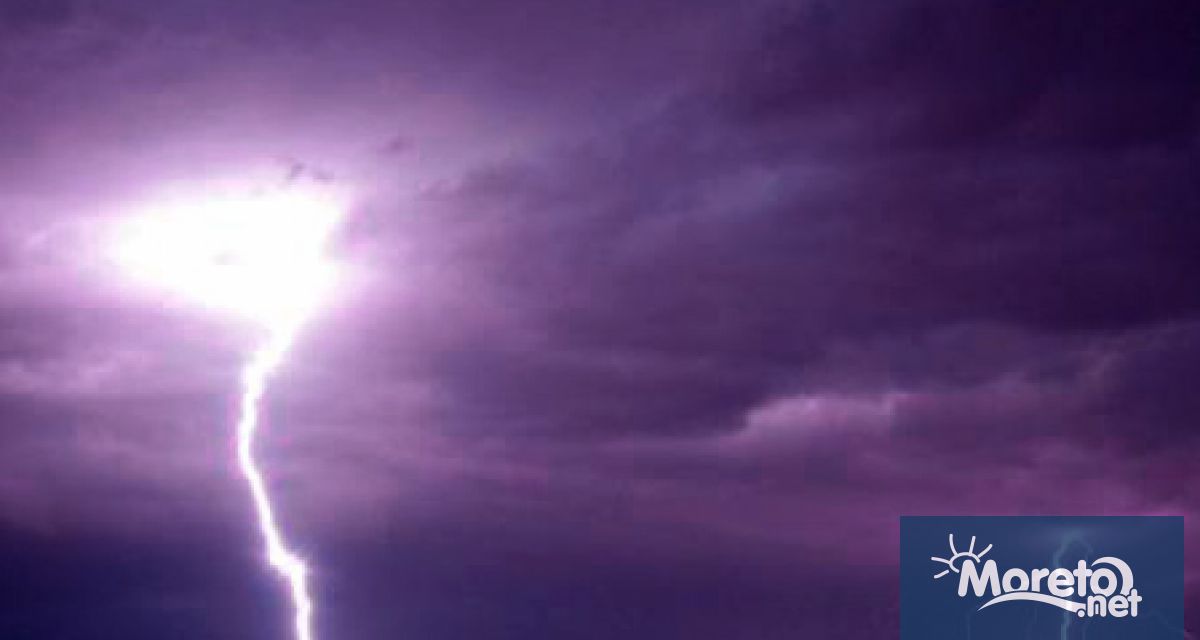 Състоянието на 8 годишното момче което беше ударено от мълния в