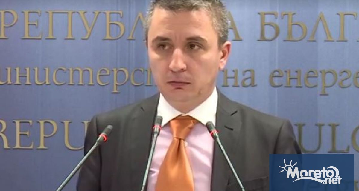 Министърът на енергетиката Александър Николов даде брифинг пред журналисти по