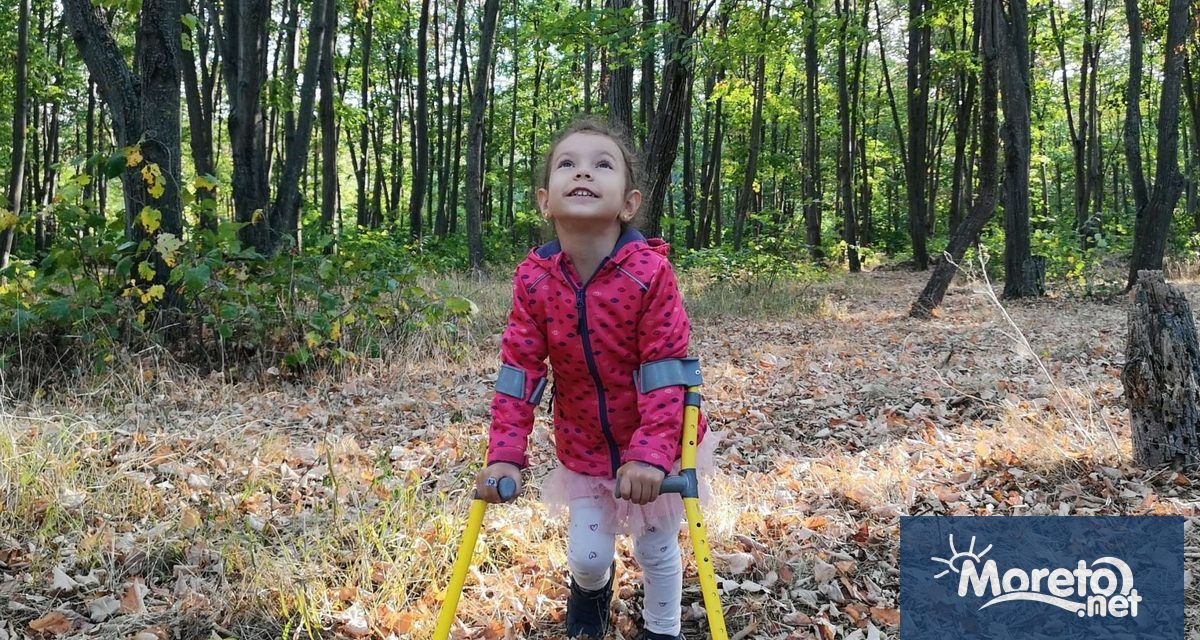 4 годишната София от Варна се нуждае от помощ Около 10