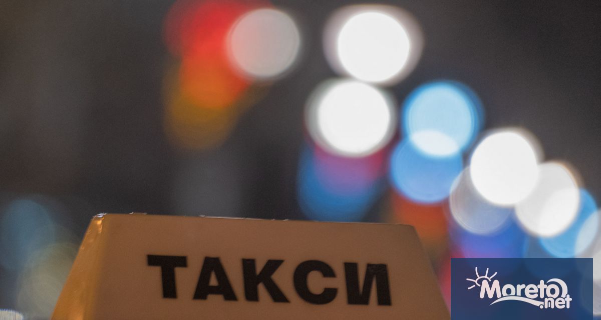 Таксиметровите шофьори планират масов протест след като снощи техният колега