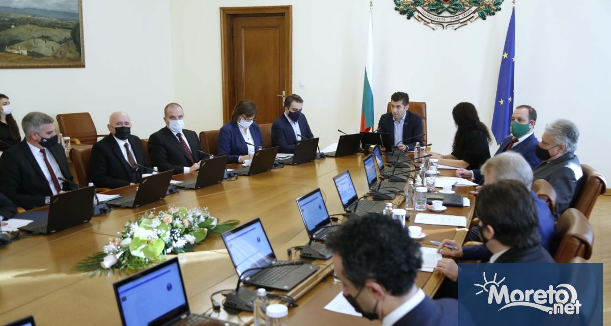 Министерският съвет избра нови областни управители на Бургас Благоевград Велико