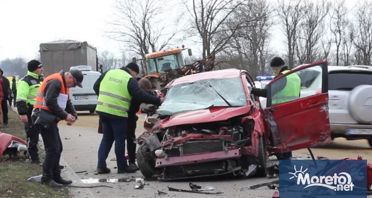 60 годишна шофьорка пострада при верижна катастрофа на пътя Добрич –