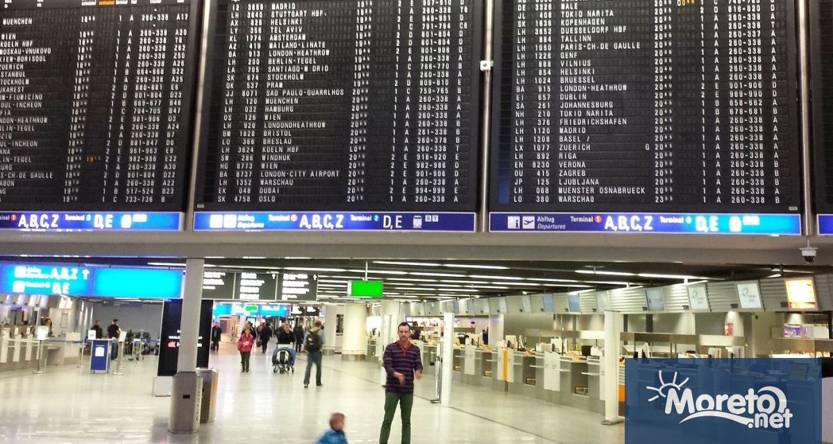 По информация от страницата на летище Берлин Бранденбург поради стачка на