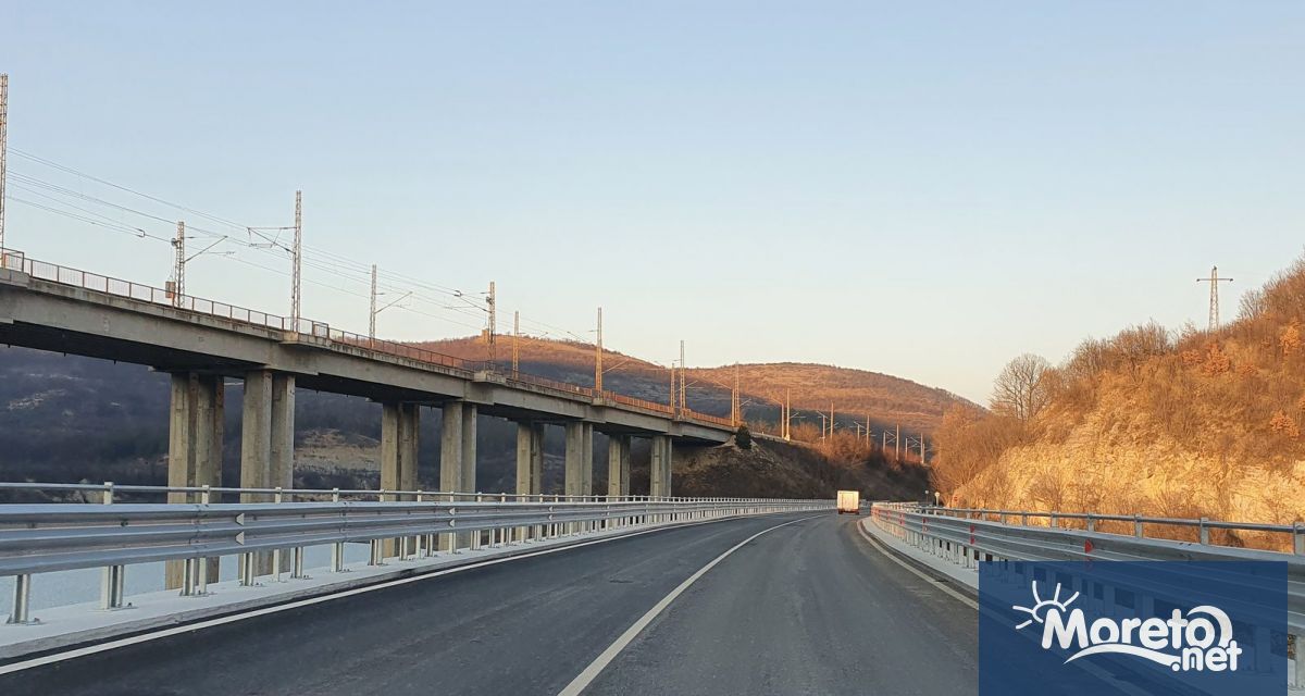 I СЪСТОЯНИЕ НА АВТОМАГИСТРАЛИТЕ АМ Хемус Област Шумен Движението от км 339 160