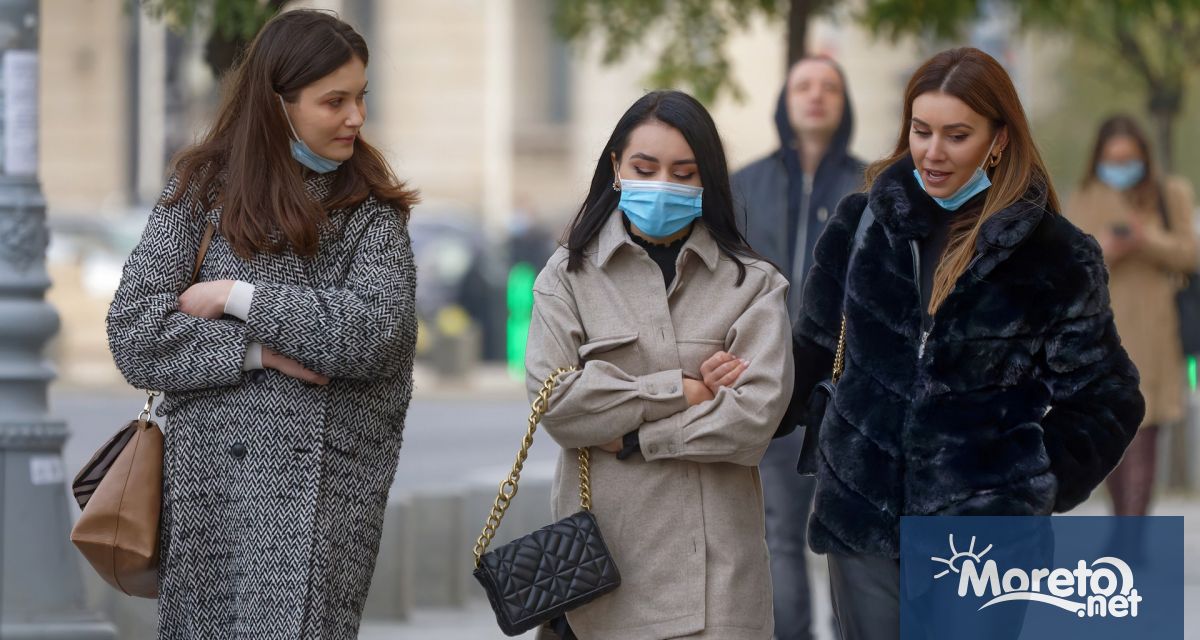 Носенето на предпазни маски в градския транспорт трябва да остане