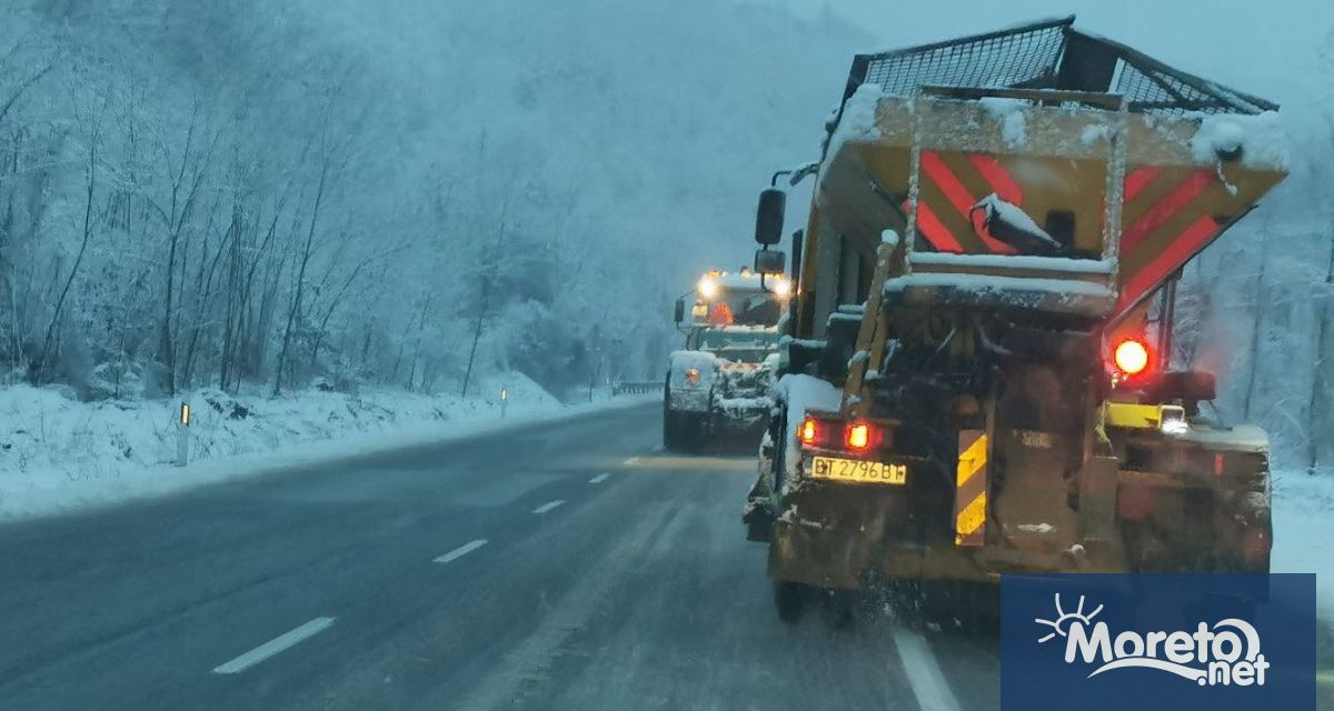 122 машини обработват настилките от републиканската пътна мрежа за осигуряване
