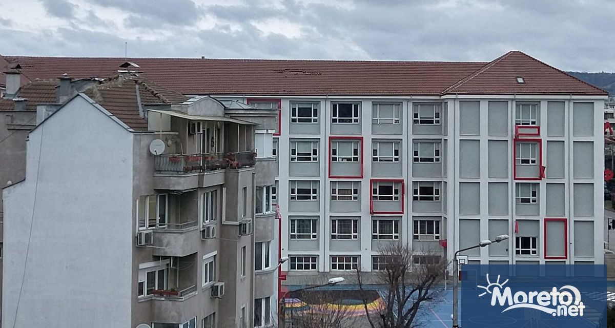 Запознати сме с цялата сага около дългогодишните ремонти на покрива