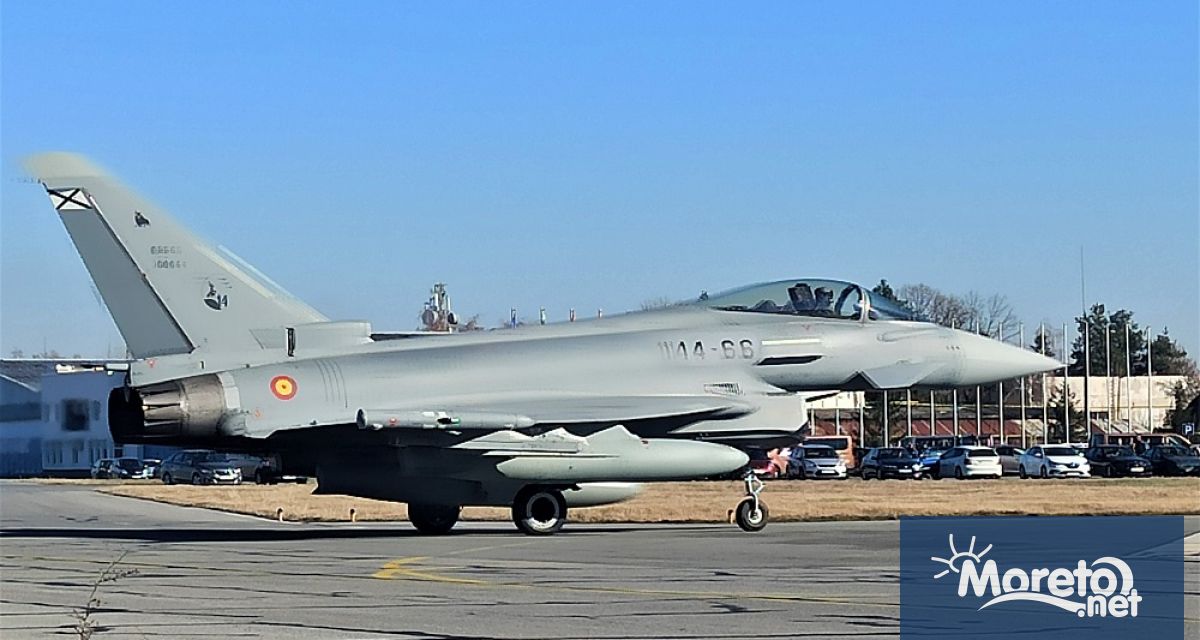 Четири самолета Eurofighter EF 2000 Typhoon II от Военновъздушните сили на