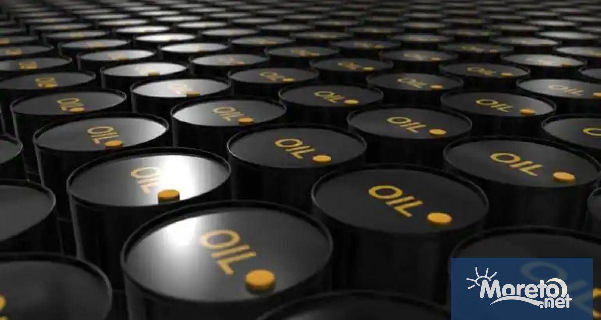 Петролът поскъпва за трети ден тъй като признаците за свиване