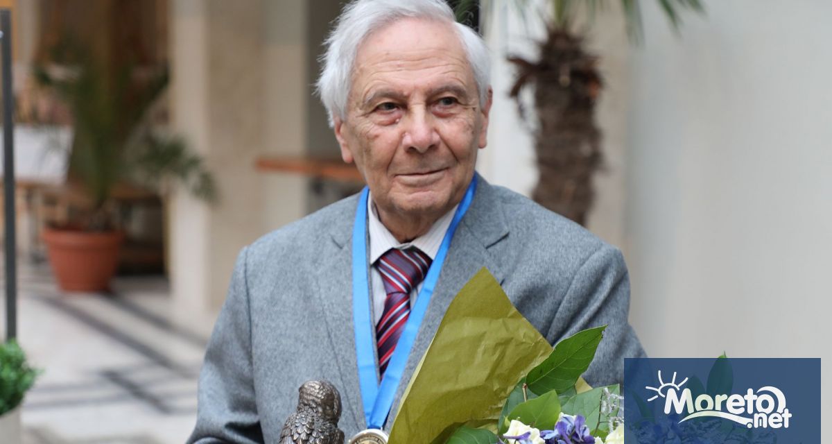 И днес негови възпитаници споделят че освен любовта към правото