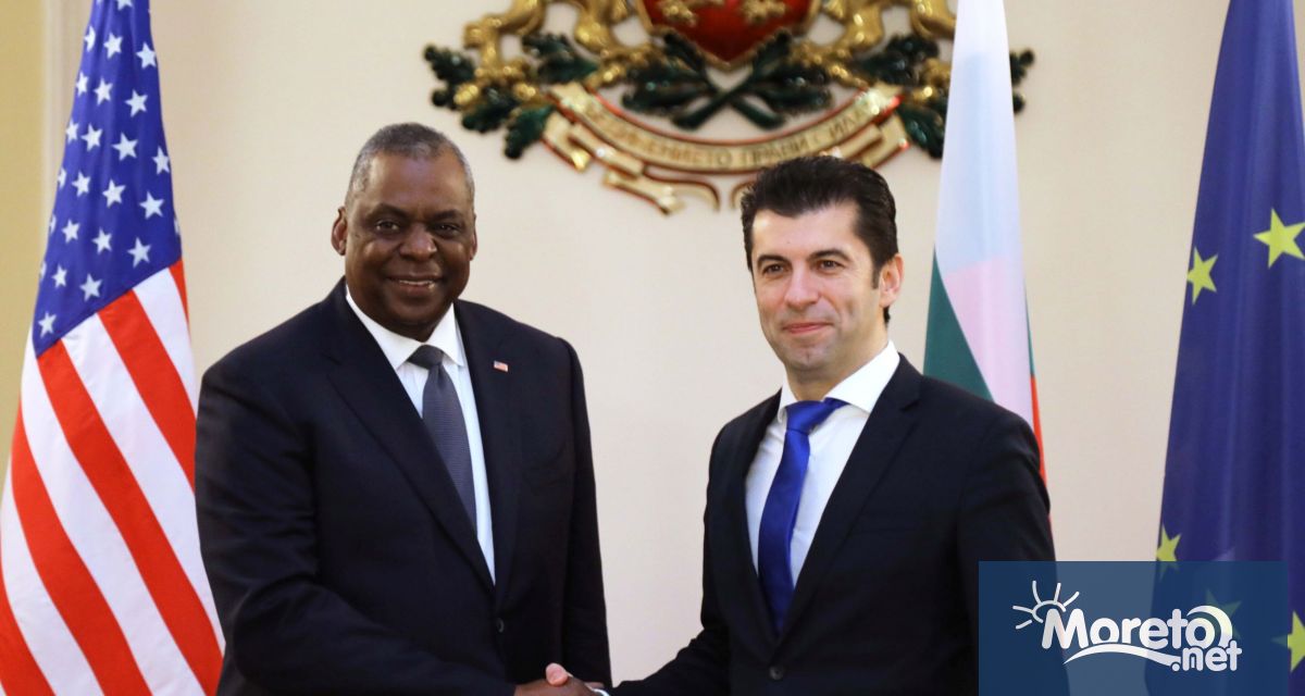 Министър председателят Кирил Петков се срещна с министъра на отбраната на