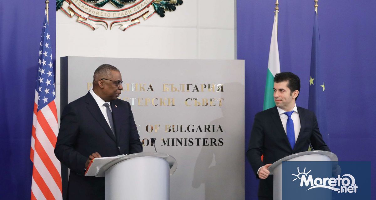 Благодаря на секретаря по отбрана на САЩ Лойд Остин за