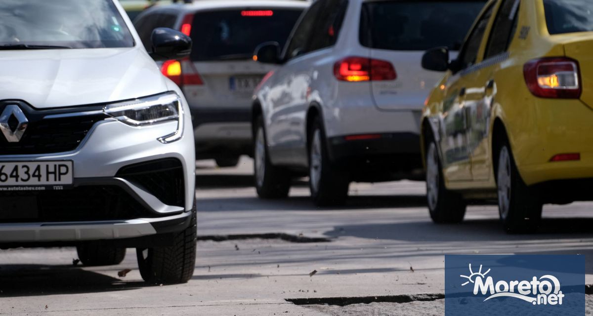 Дейностите по рехабилитацията на пътните настилки във Варна започнаха в