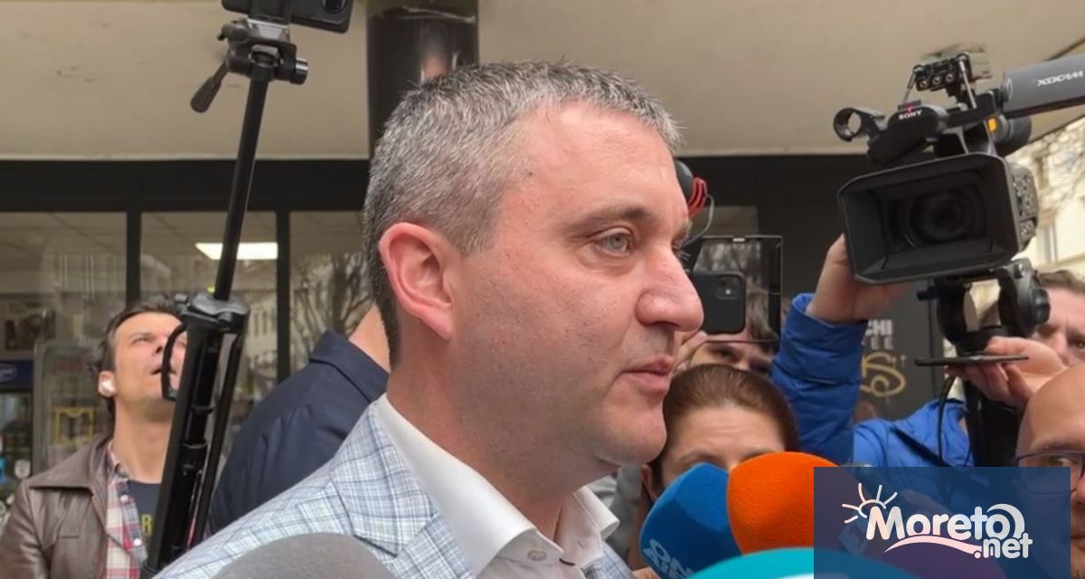 Владислав Горанов беше разпитан в Софийската градска прокуратура Бившият финансов