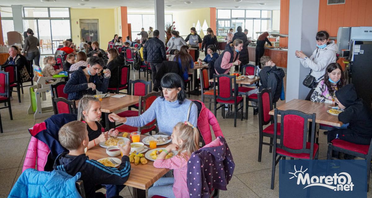 7300 украински бежанци са в хотели и хотелски бази в