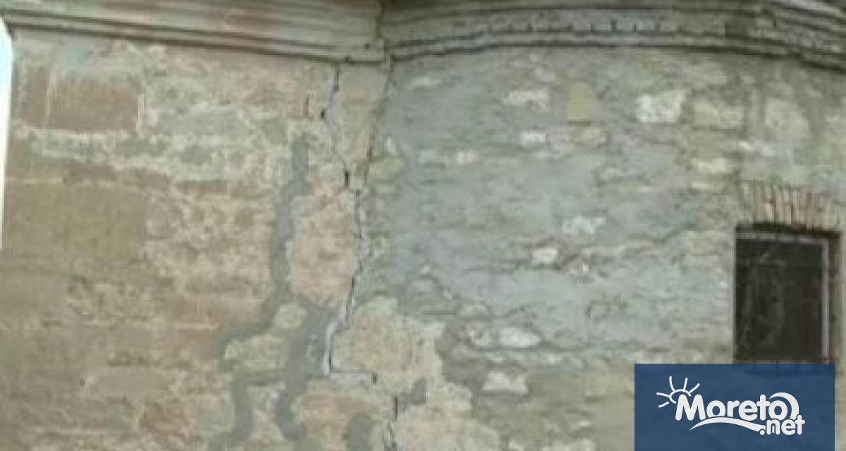 Църквата във варненското село Манастир пострада при вчерашното земетресение с