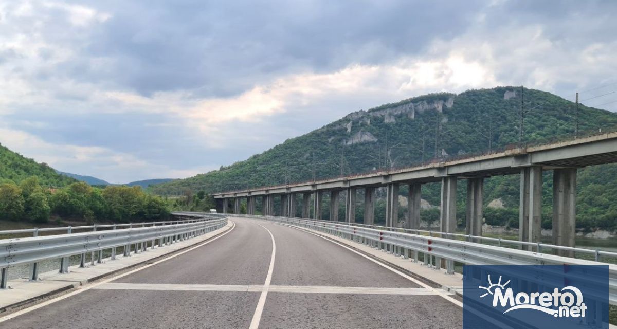 Основният ремонт на над 33 км от Айтоския проход път