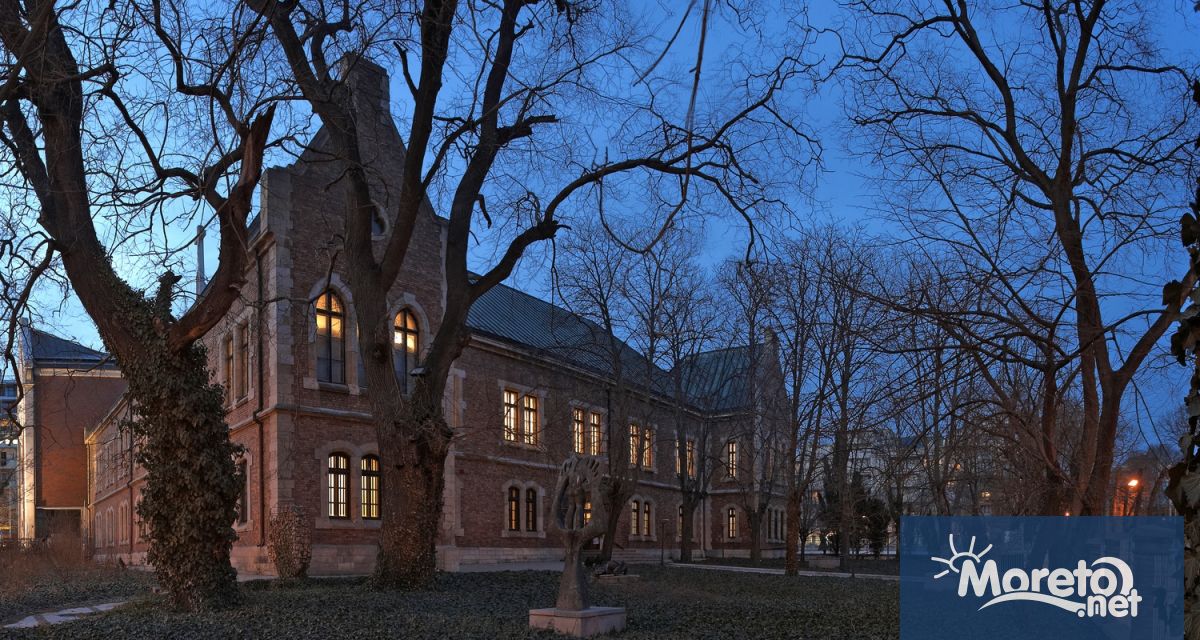 Градската художествена галерия Борис Георгиев Варна спазва традицията и