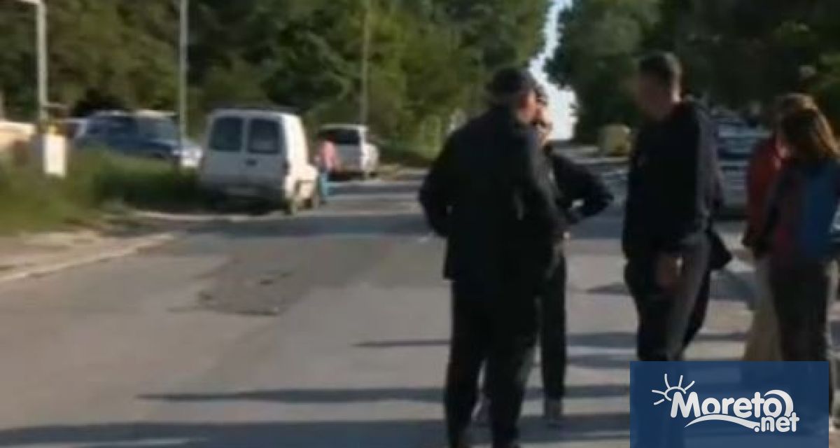 Варненци които живеят в местността Ракитника протестират срещу лошото състояние