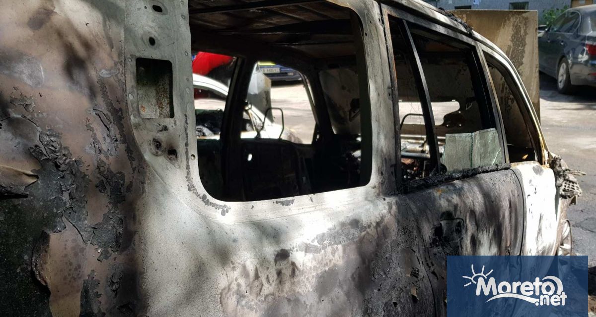 Пет коли са понесли щети при пожар в Бургас като