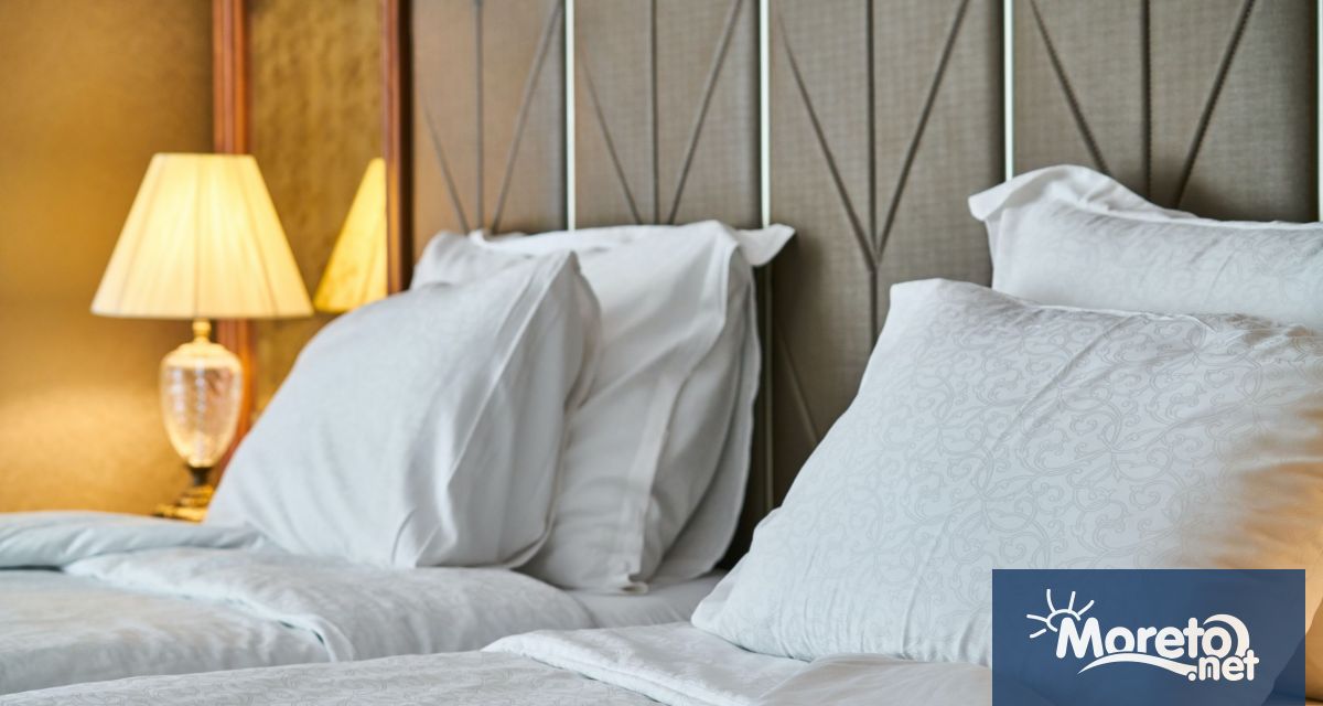 Общият брой на нощувките във всички места за настаняване през