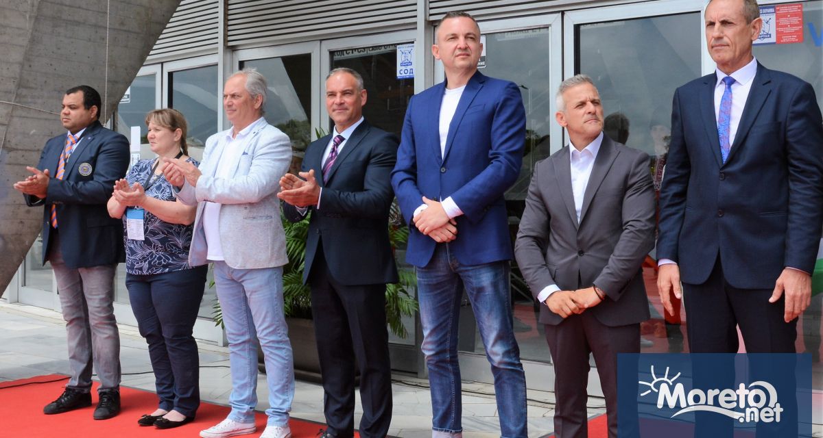 Кметът на Варна Иван Портних откри Световната купа по спортна