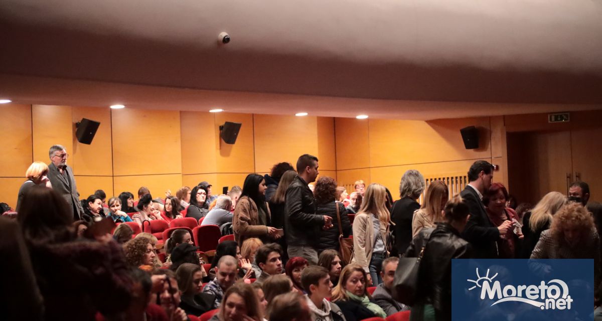 Тютюн юбилейната постановка за 100 годишнината на Драматичен театър Стоян Бъчваров