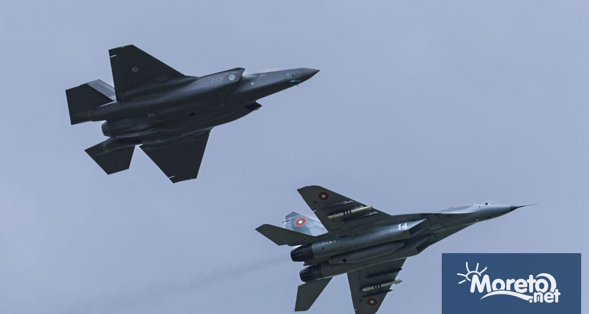 Екипажи на МиГ 29 от 3 та авиационна база в Граф Игнатиево