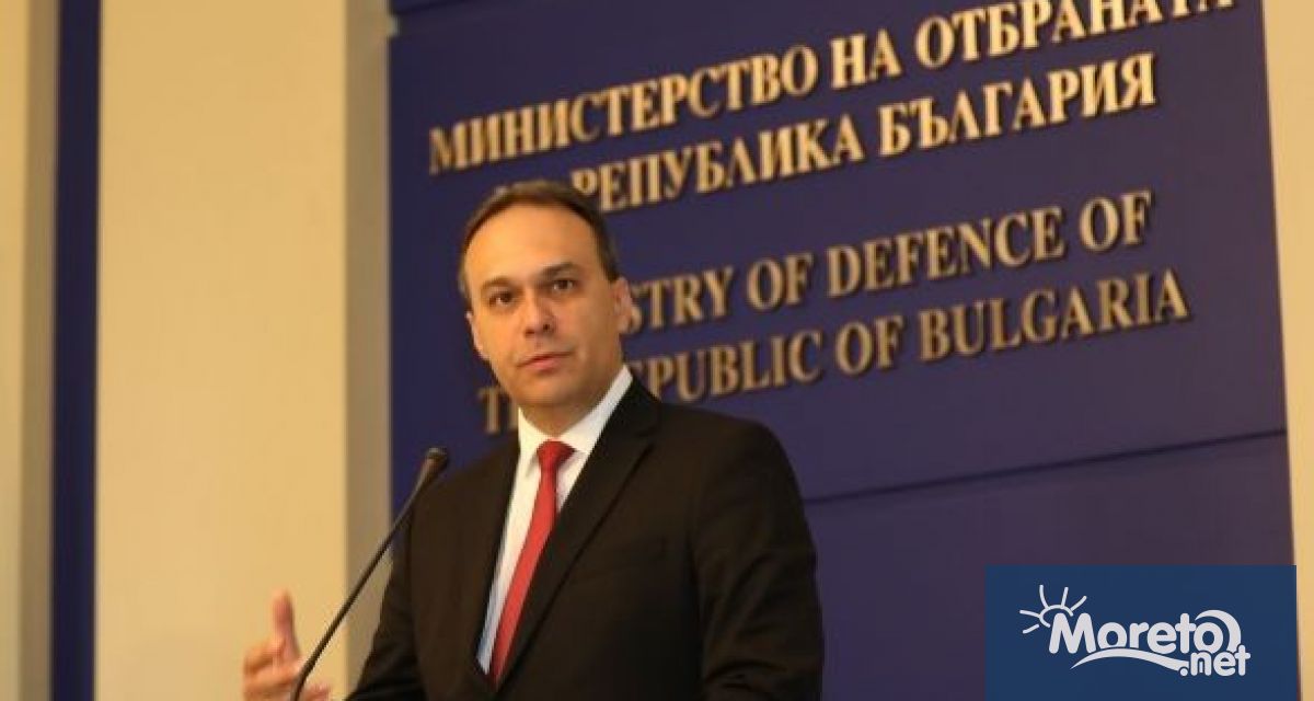 Министърът на отбраната Драгомир Заков ще участва в срещата на