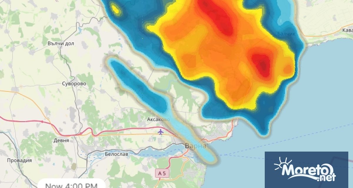 Гръмотевична буря приближава Варна от север североизток сочат данните на метеорадарите