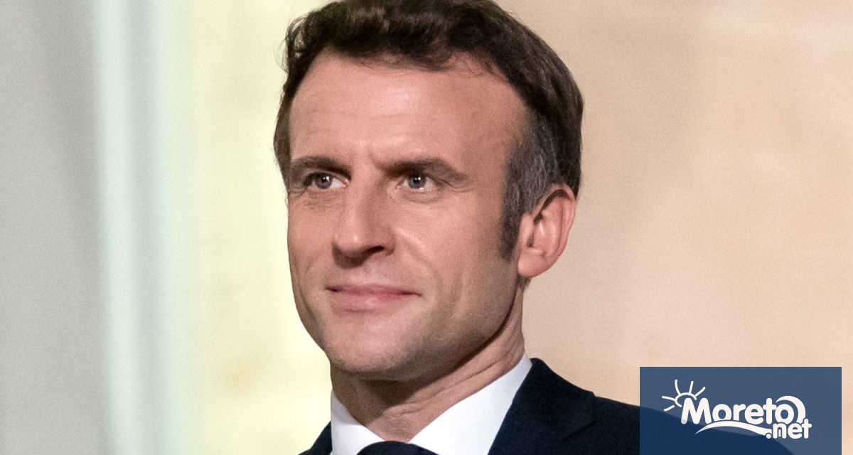На символична церемония президентът на Франция Еманюел Макрон предаде ротационното