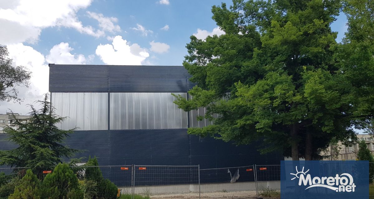 В очакване на този физкултурен салон са 1600 деца ученици