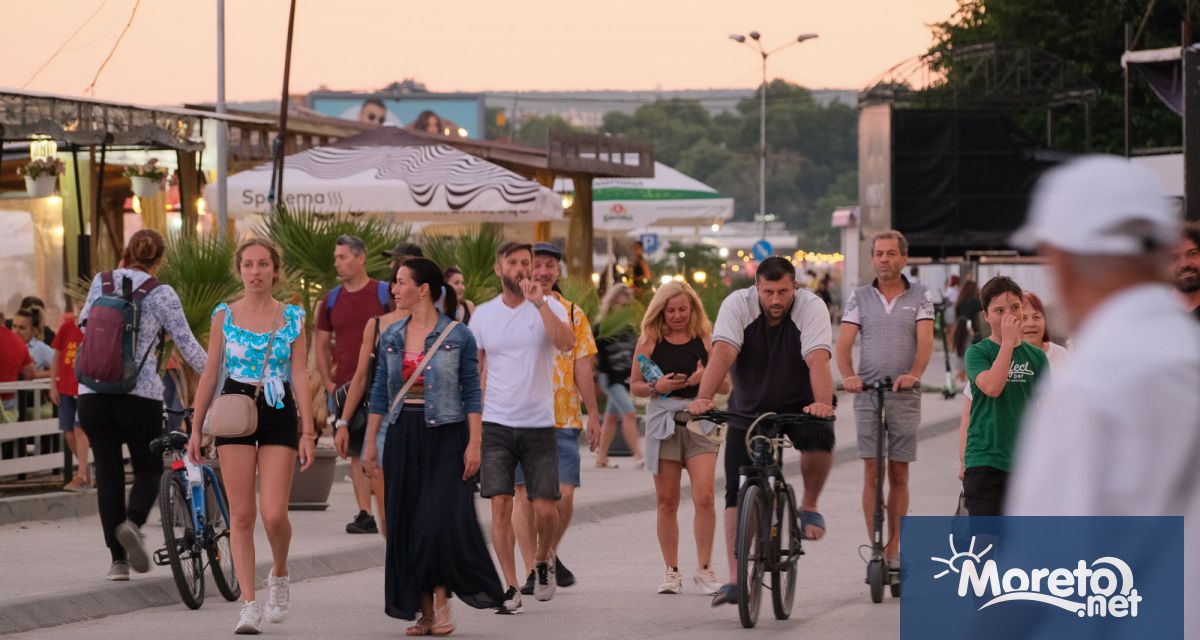 Крайбрежната алея на Варна изглежда истински преобразена Да си го