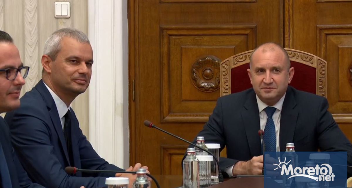 Президентът Румен Радев продължава консултациите с парламентарните партии преди да