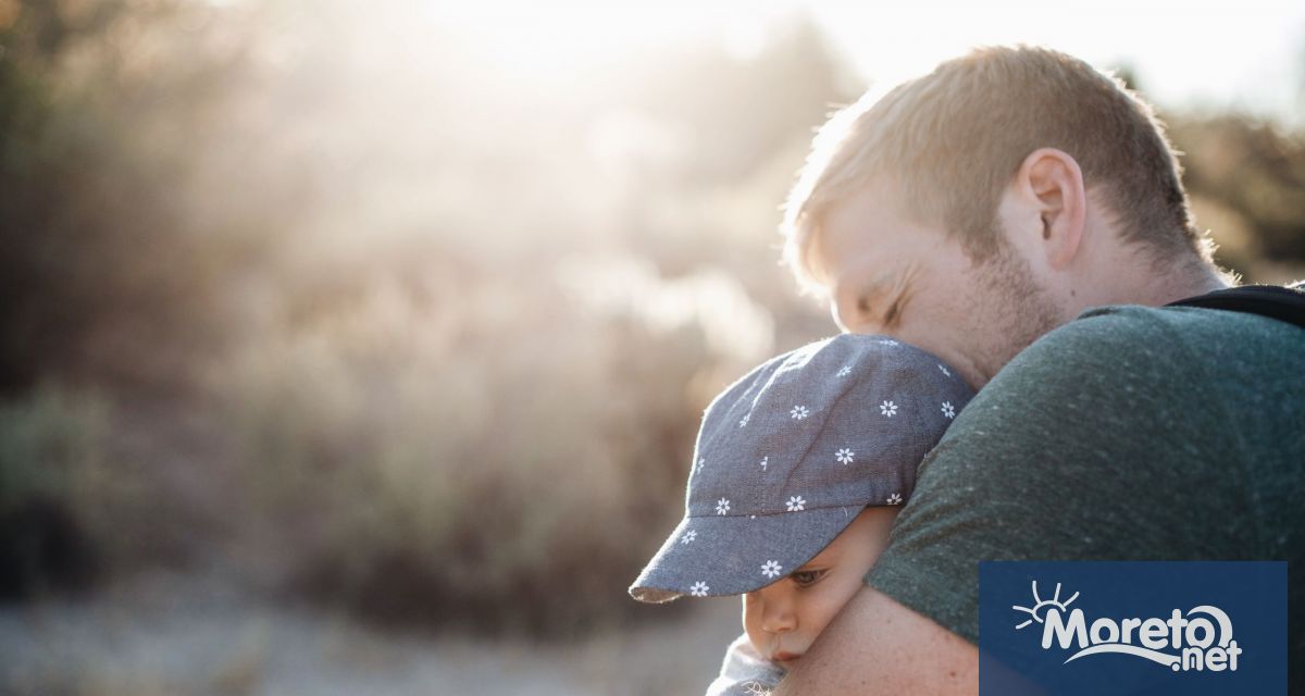 Бащите да имат право на отпуск в размер до два