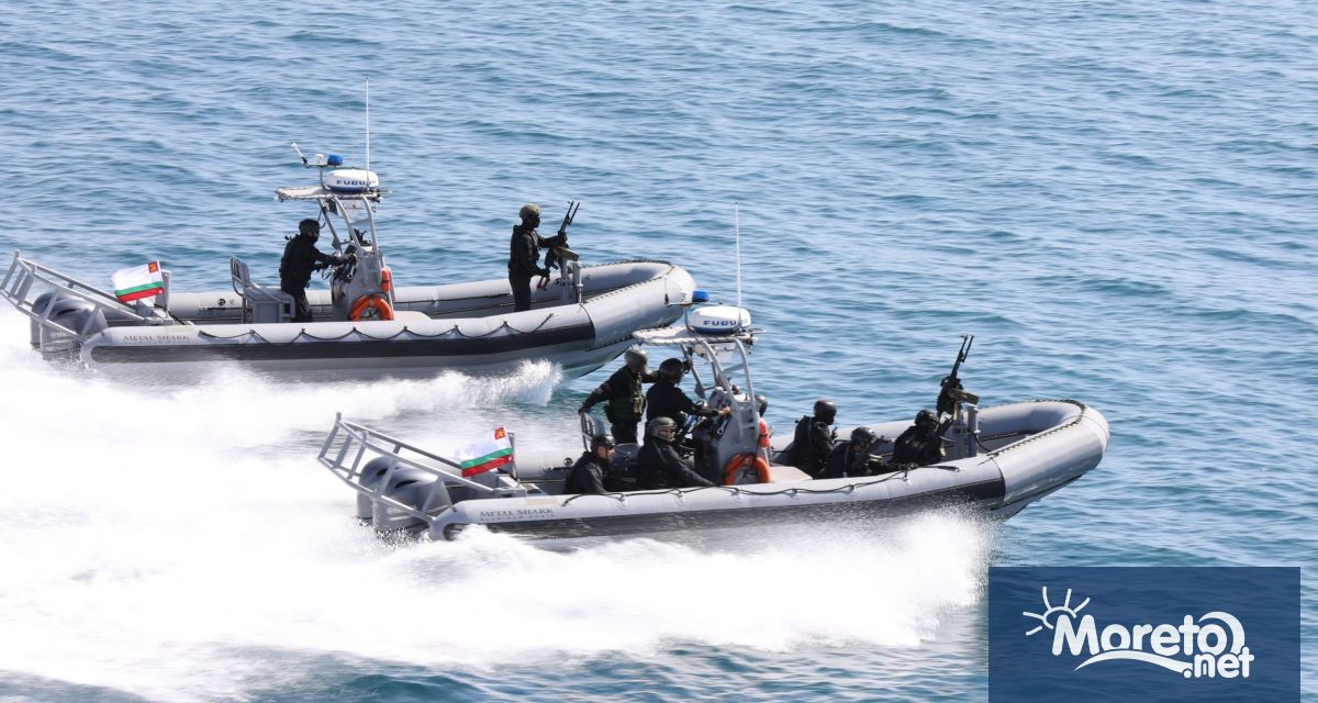 Министърът на отбраната Драгомир Заков поздрави Военноморските сили на Република