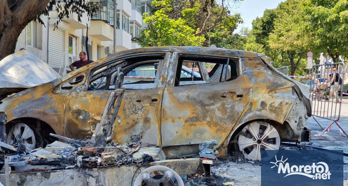 Електрически автомобил се запали на зарядна станция на ул Васил